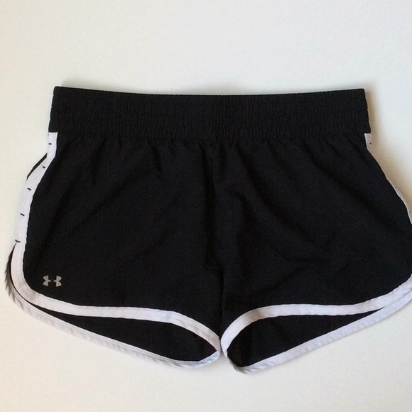 Under Armour Pants - Under Armour Large running shorts